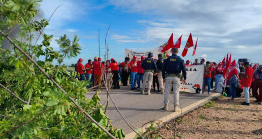 MST bloqueia BR-101 e BR-405 no RN