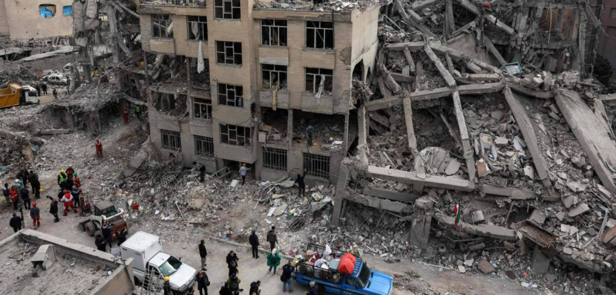 Novo líder do Irã enfrenta pressão de jovens e minorias