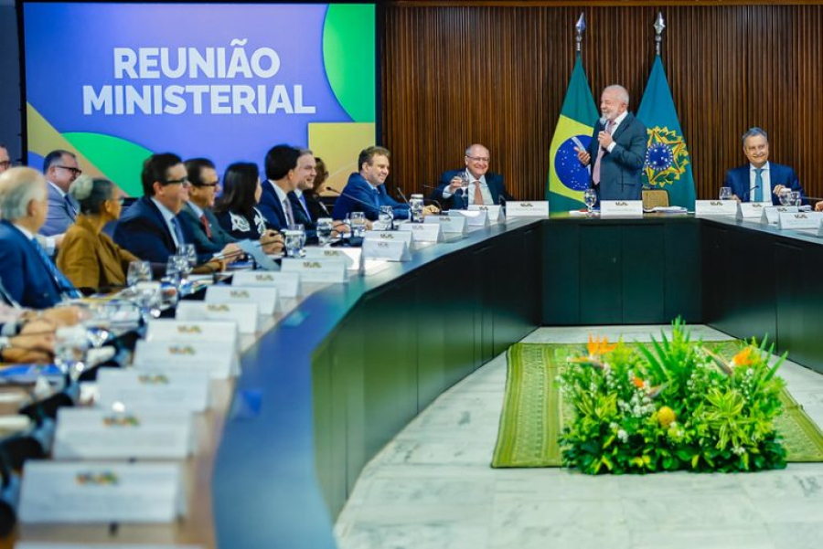 Ministros deixam cargos para disputar eleições de 2026