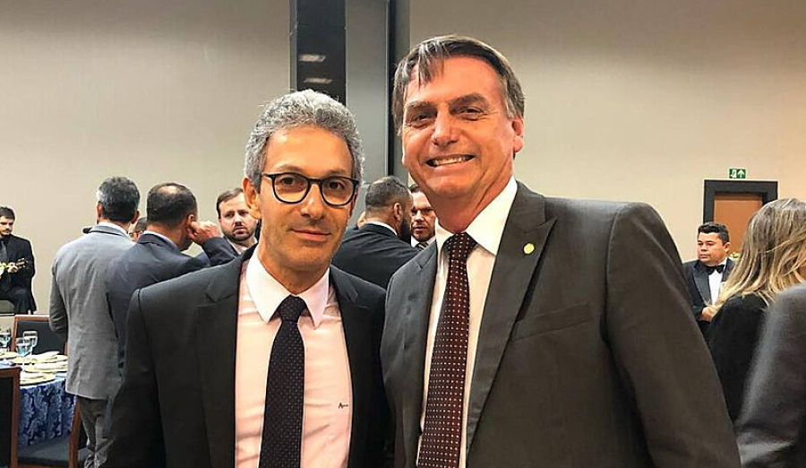 Bolsonaro articula Zema como vice de Flávio em 2026