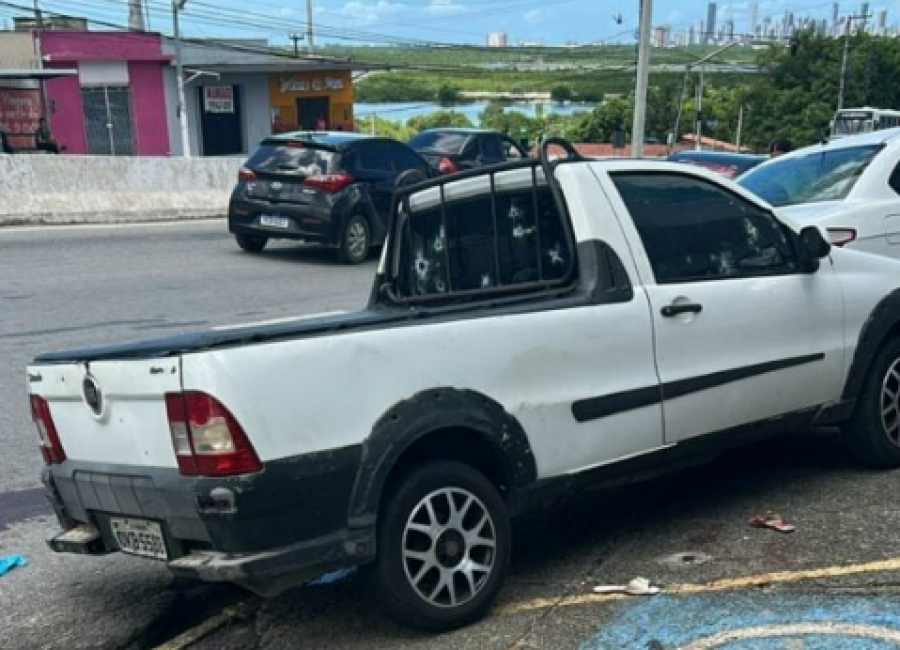 Perseguição policial com troca de tiros deixa dois baleados na Zona Norte de Natal