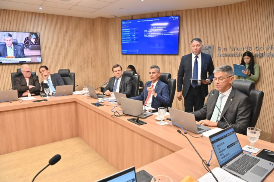 CCJ da Assembleia do RN aprova projeto que cria política de capacitação para atendimento a pessoas com TEA