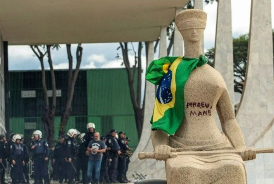 Débora do batom pede ao STF redução de pena após avanço do PL da Dosimetria
