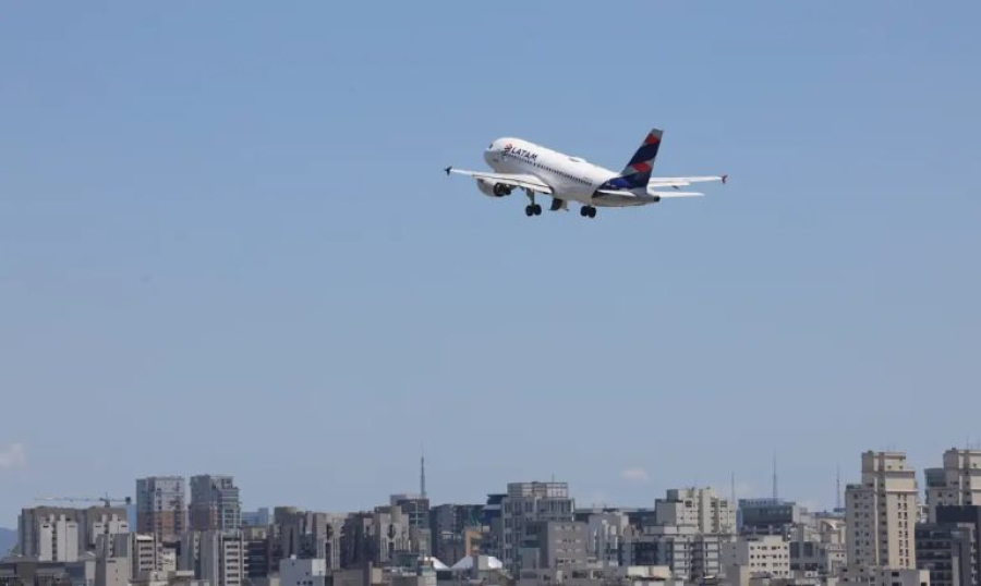 Sindicato dos Aeronautas alerta para risco de colapso no sistema aéreo brasileiro