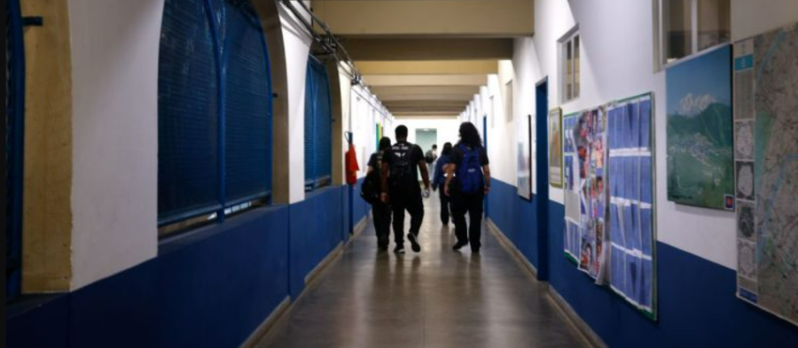 Violência e bullying desafiam 71,7% dos gestores de escolas públicas no Brasil