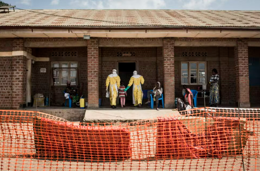Ebola se espalhou sem controle após falhas em testes e funerais tradicionais no Congo