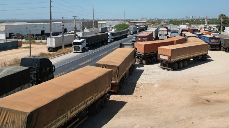 Greve dos caminhoneiros no RN ameaça abastecimento e pode afetar entregas em todo o estado