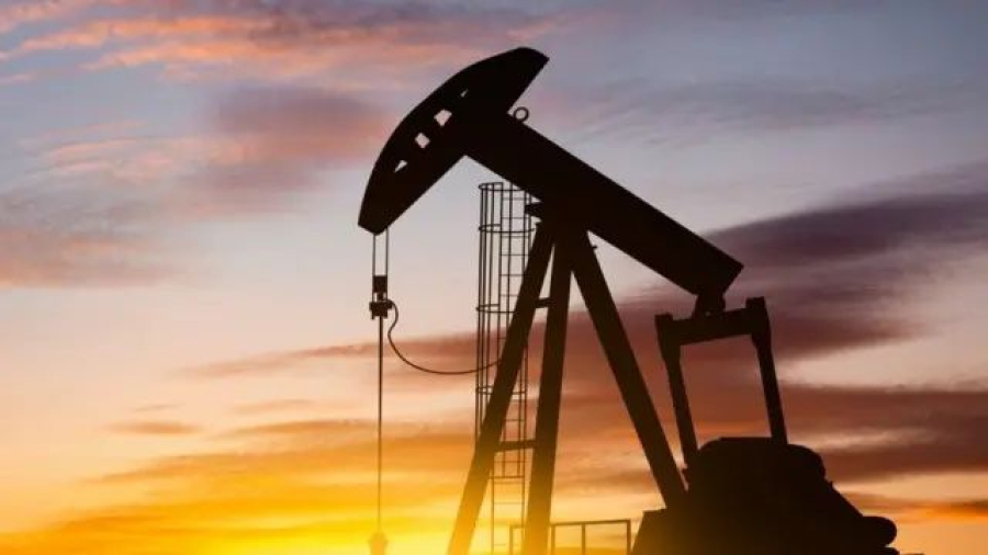 Petróleo despenca após acordo entre EUA e Irã sobre Estreito de Ormuz 