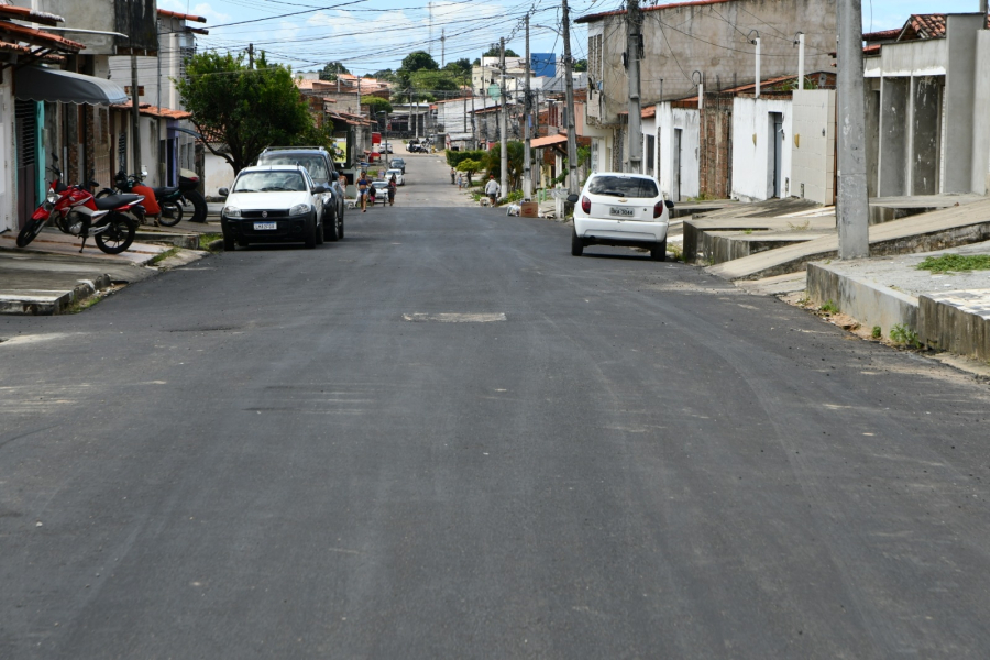 Seinfra conclui obra de drenagem e libera tráfego em rua da Zona Norte de Natal