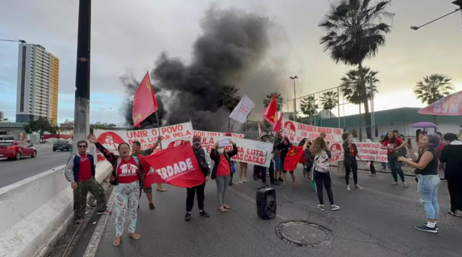 Protesto do MLB bloqueia marginal da BR-101 em Natal e causa transtornos no trânsito