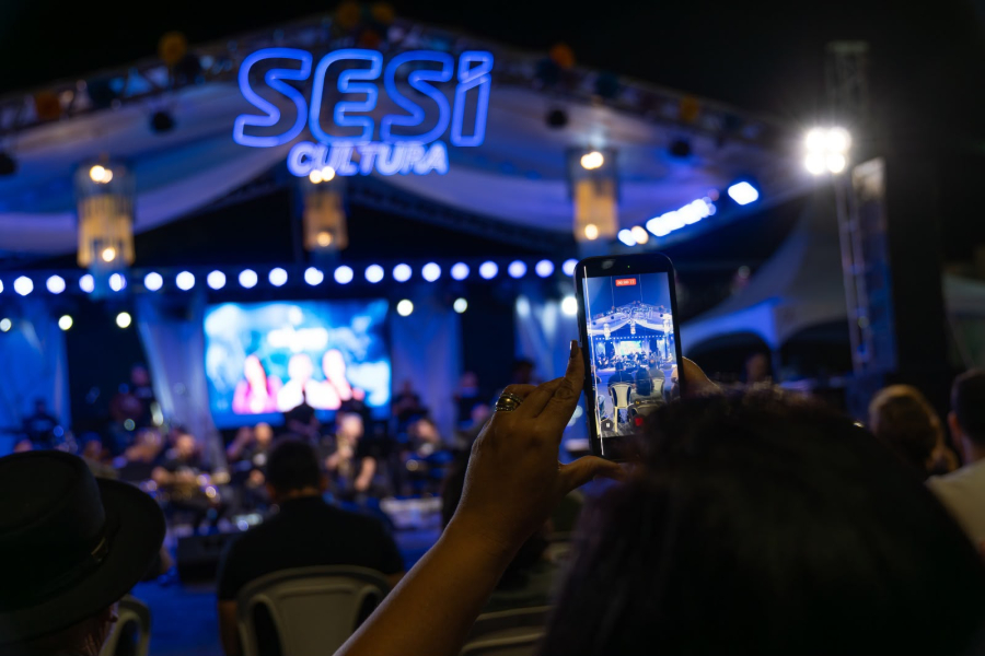 SESI-RN leva show da Big Band e transmissão do jogo do Brasil para Serra de São Bento