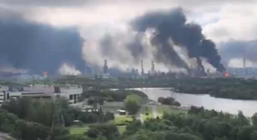 Ataque de drones provoca explosão em refinaria de Moscou e amplia tensão entre Rússia e Ucrânia