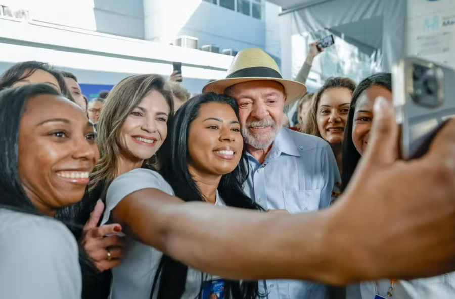 Lula brinca sobre Neymar e diz que atacante é o “primeiro convocado home office do mundo”